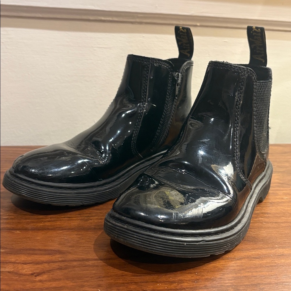Dr Martens kids boots (fits women’s size 5-5.5)